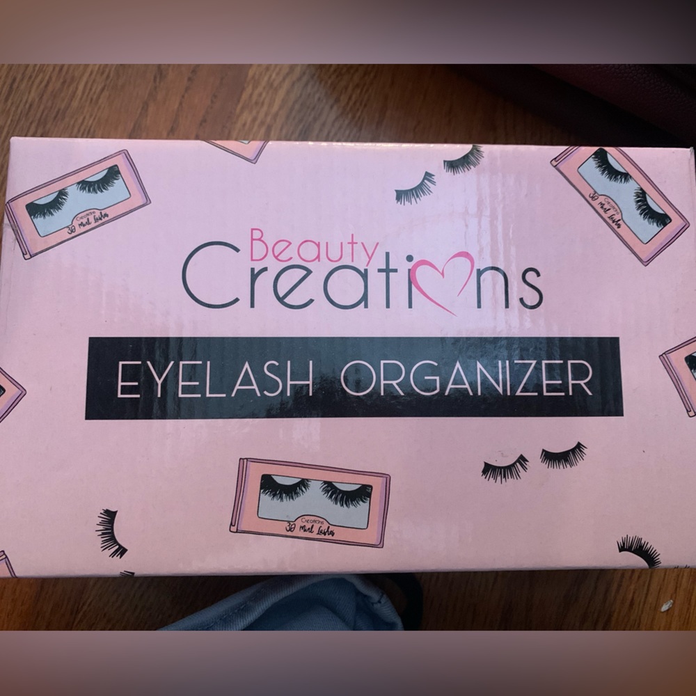 Beauty Creations eyelash organizer